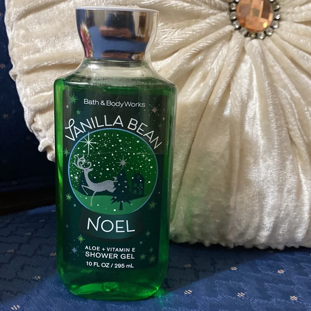 BATH & BODY WORKS SET. . . VANILLA BEAN NOEL SCENT - Picture 5 of 6